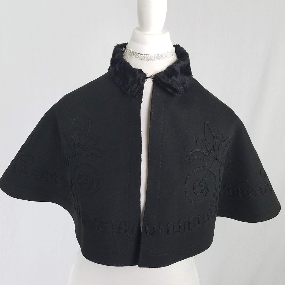 *VINTAGE*  Black Mourning Capelet